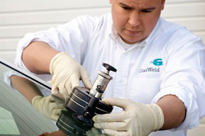 GlasWeld Technician repairing a windscreen